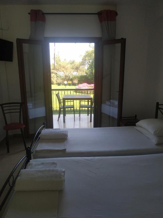 Studios Galanis Afytos Habitación foto